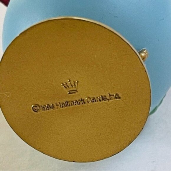 Vintage Hallmark Keepsake Out of This World Teacher Racoon Globe Ornament 1994 - Picture 5 of 7